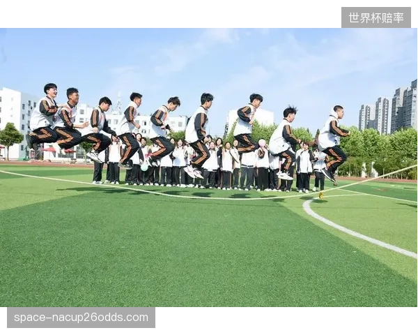 伊拉克队在预选赛中展现了强大的主场气势，球迷的支持是球队重要的精神力量。